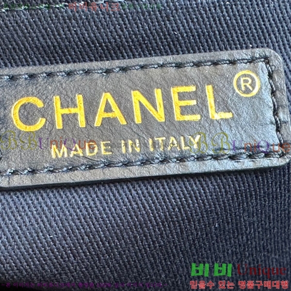 #*  ι 67001-403
