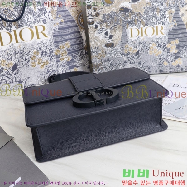 # 30 ι M9203-208