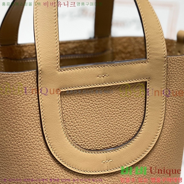 #޽ δ 18 HE4122451-4 