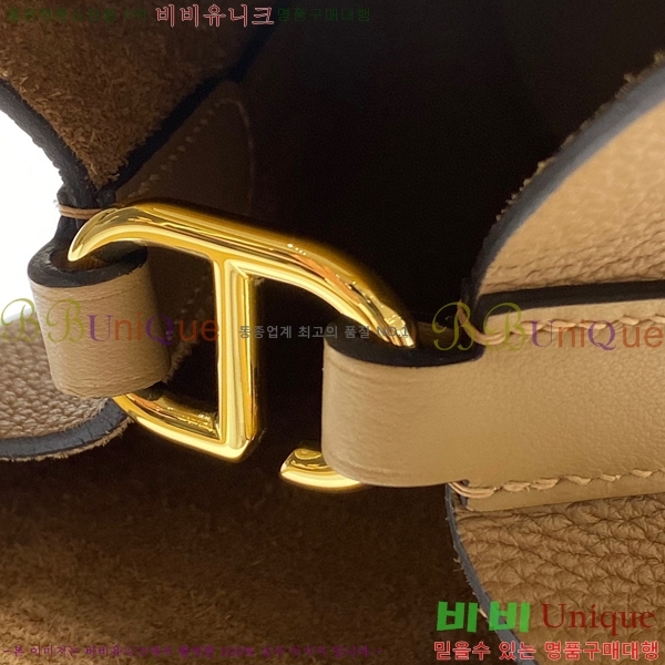 #޽ δ 18 HE4122451-4 