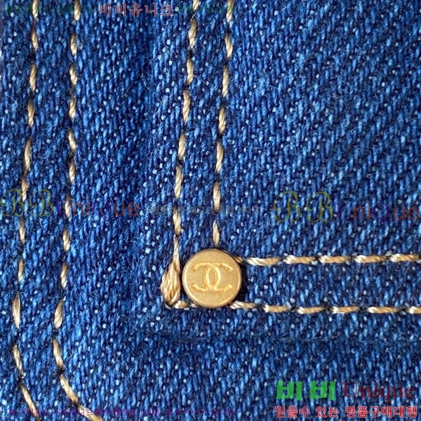 # ü ÷ AS4052-102