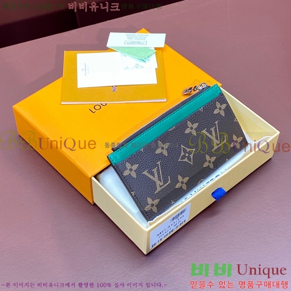 #���̺��� ���� ī�� Ȧ�� M64038-102