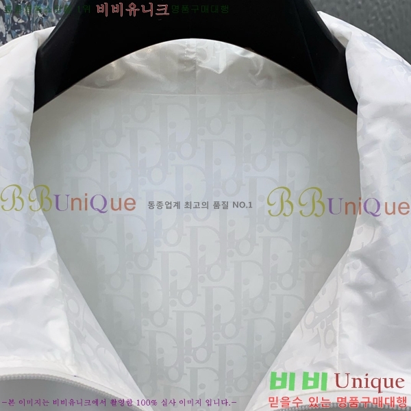   Ŷ BL245323672-2