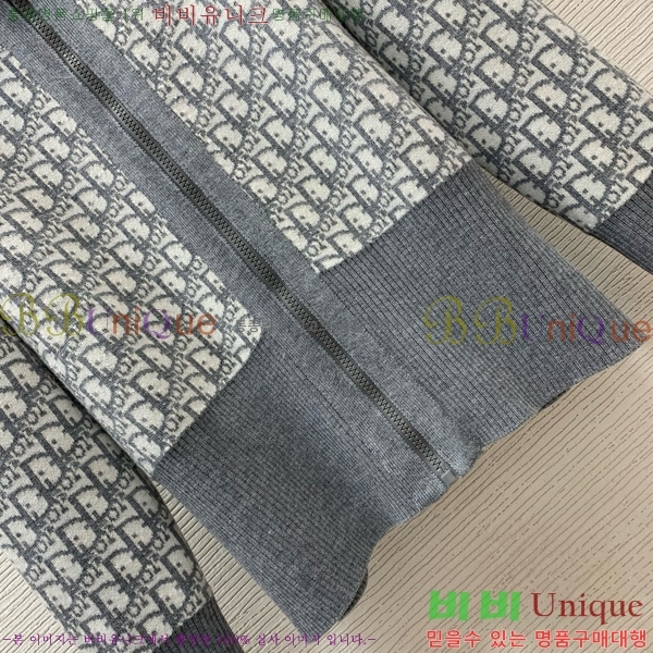      D2O45599-7