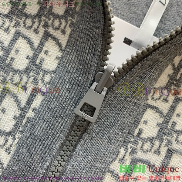      D2O45599-7