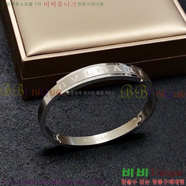 Ұ  BVL952209-4