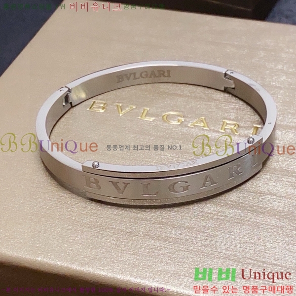 Ұ  BVL952209-4
