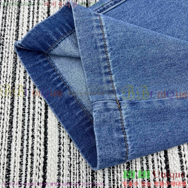   7   CE93451382-3