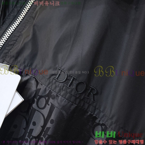    3D048877
