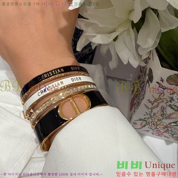 30  CD   11D253207-1