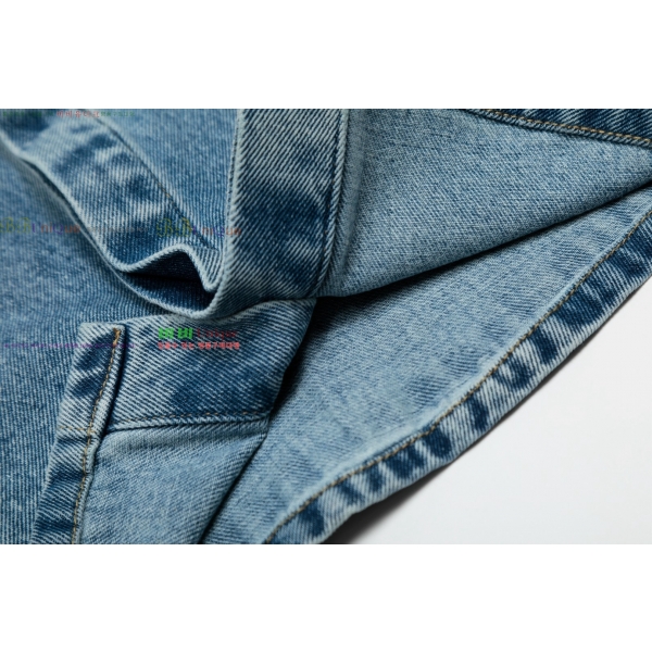 ƹ  AM9758177-6