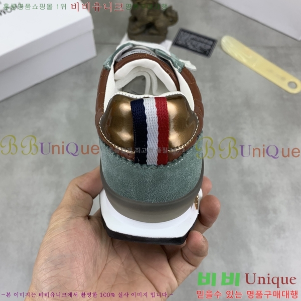   Ŀ T74811932-2