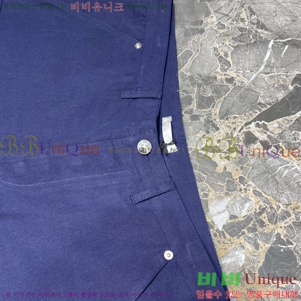   ݹ D255392-1