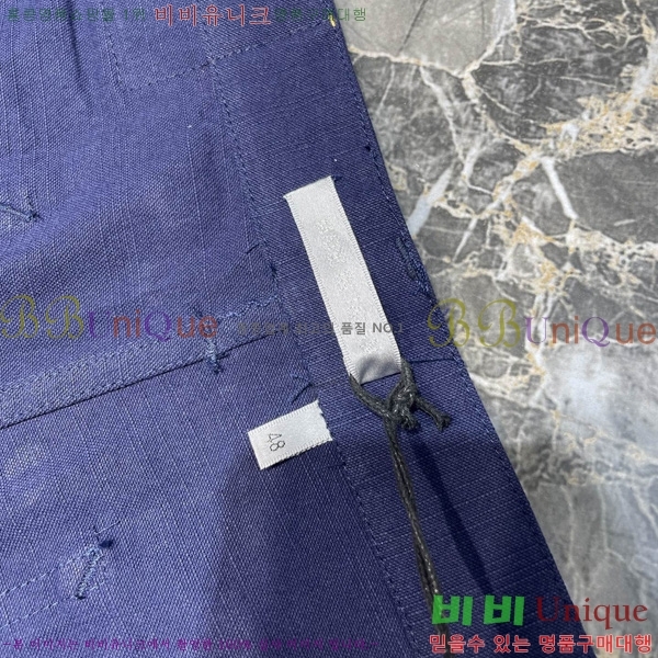   ݹ D255392-1