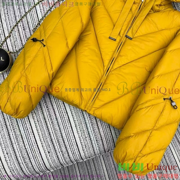 ���� ��**�� �ٿ� �е� MAXM2120544-19