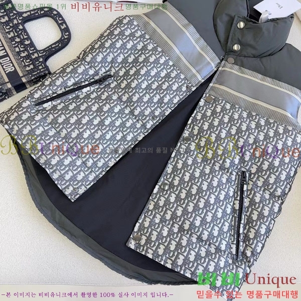   ٿ е  DO2128892-8