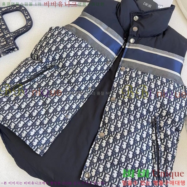   ٿ е  DO2128892-7