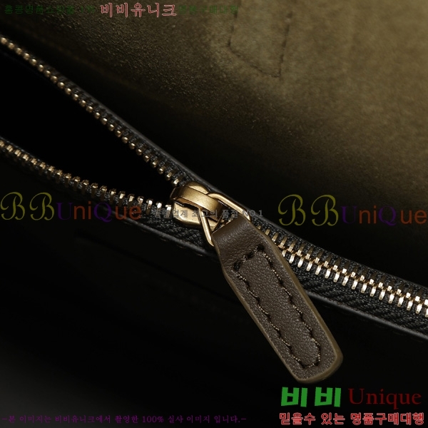 #ζ  5 À 7  713938-2002