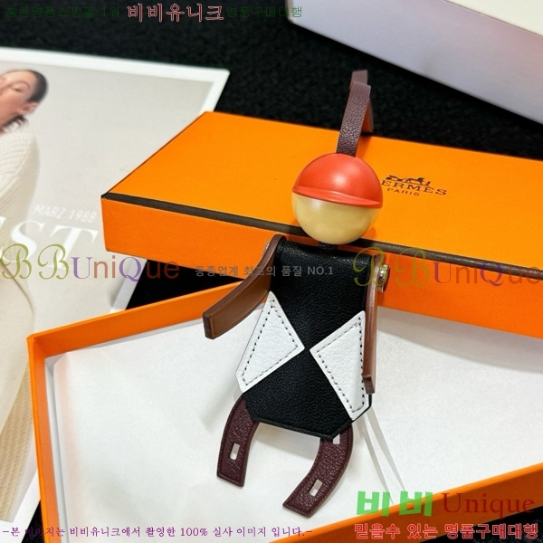 ޽ Jockey Charm  HE4523806-1