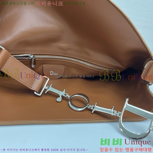 #��� ���ʼ� �ش��� JONATHAN ANDERSON ȣ���� M856325-2