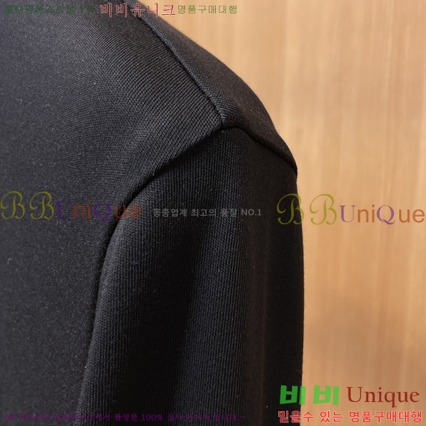 ���� ��**�� ���� Ƽ���� MO2716946-2