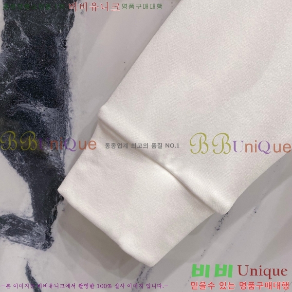 ���� ��**�� ���� Ƽ���� MO2716944-2