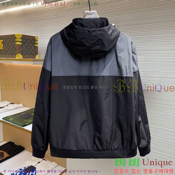 ���� ��**�� ���� MO780952
