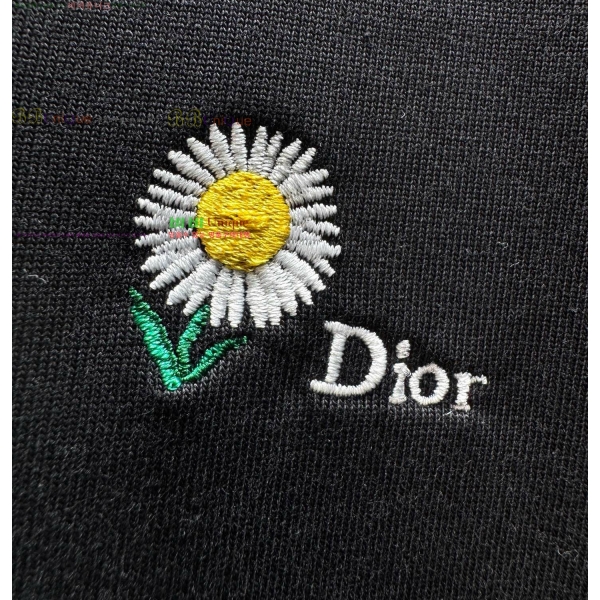 ���� ũ������ ���� Ƽ���� CH814689-5