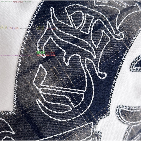 ���� ũ������ ���� Ƽ���� CH836713-1