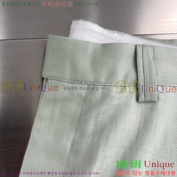 ���� ���ڷ� ��ġ�ڸ� �ݹ��� BC75668-4