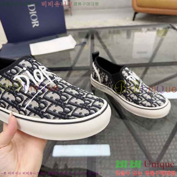 ���� ��* ������ DR990652