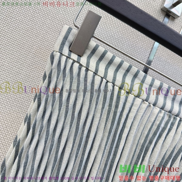 ���� ���ڷ� ��ġ�ڸ� ��ĿƮ BC33463-8