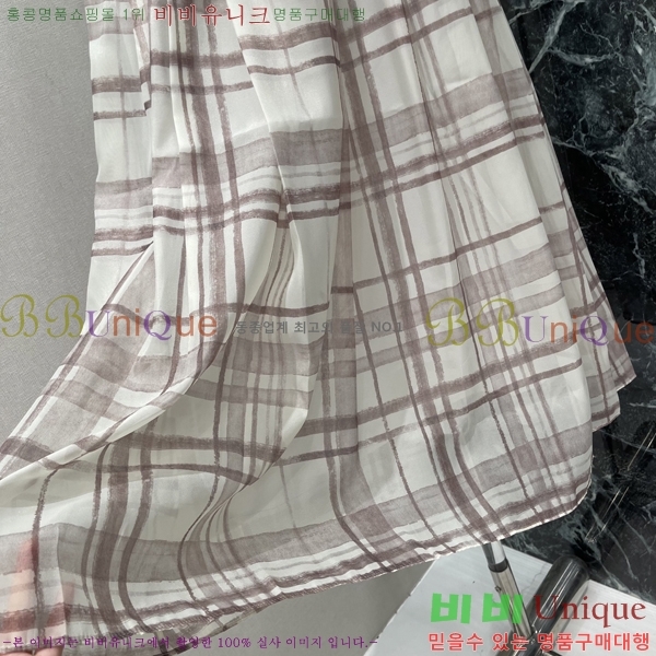 ���� ���ڷ� ��ġ�ڸ� ��ĿƮ BC33463-17