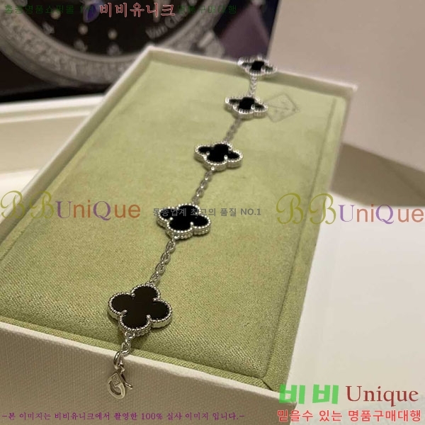 ��Ŭ�������� ���Ժ�� 5�� ��Ƽ�� ���� VA26623-4
