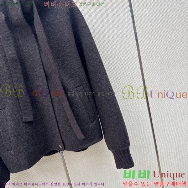 ���� ��**�� �ٿ� �е� MAX047402-25