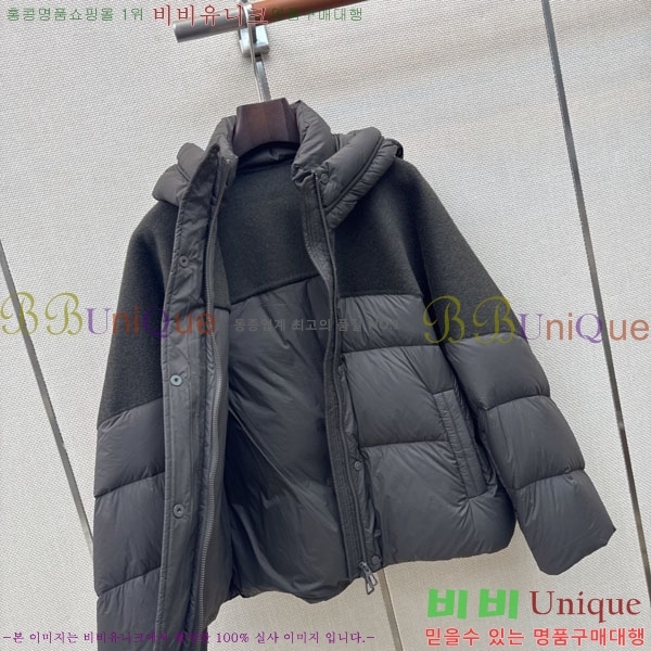 ���� ��**�� �ٿ� �е� MAX047402-30