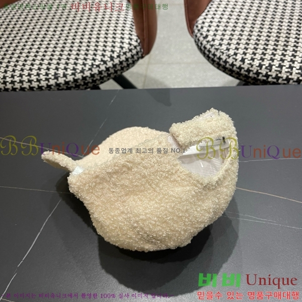 ��**�� ���� M300952-4