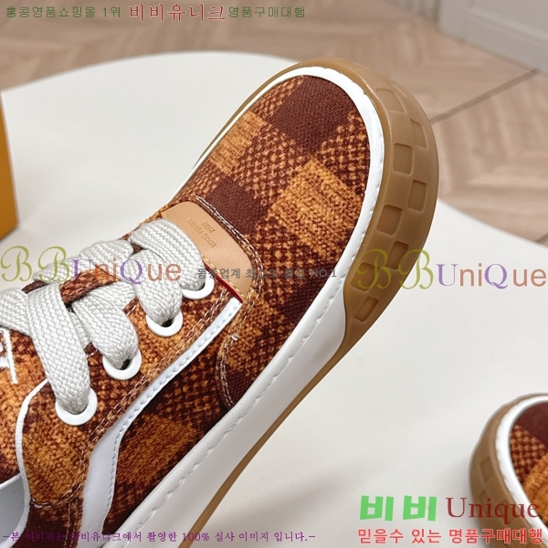 �������� ���̺��� Tilted Sneaker ����Ŀ�� LV402282-6