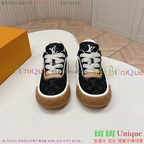 �������� ���̺��� Tilted Sneaker ����Ŀ�� LV402282-4